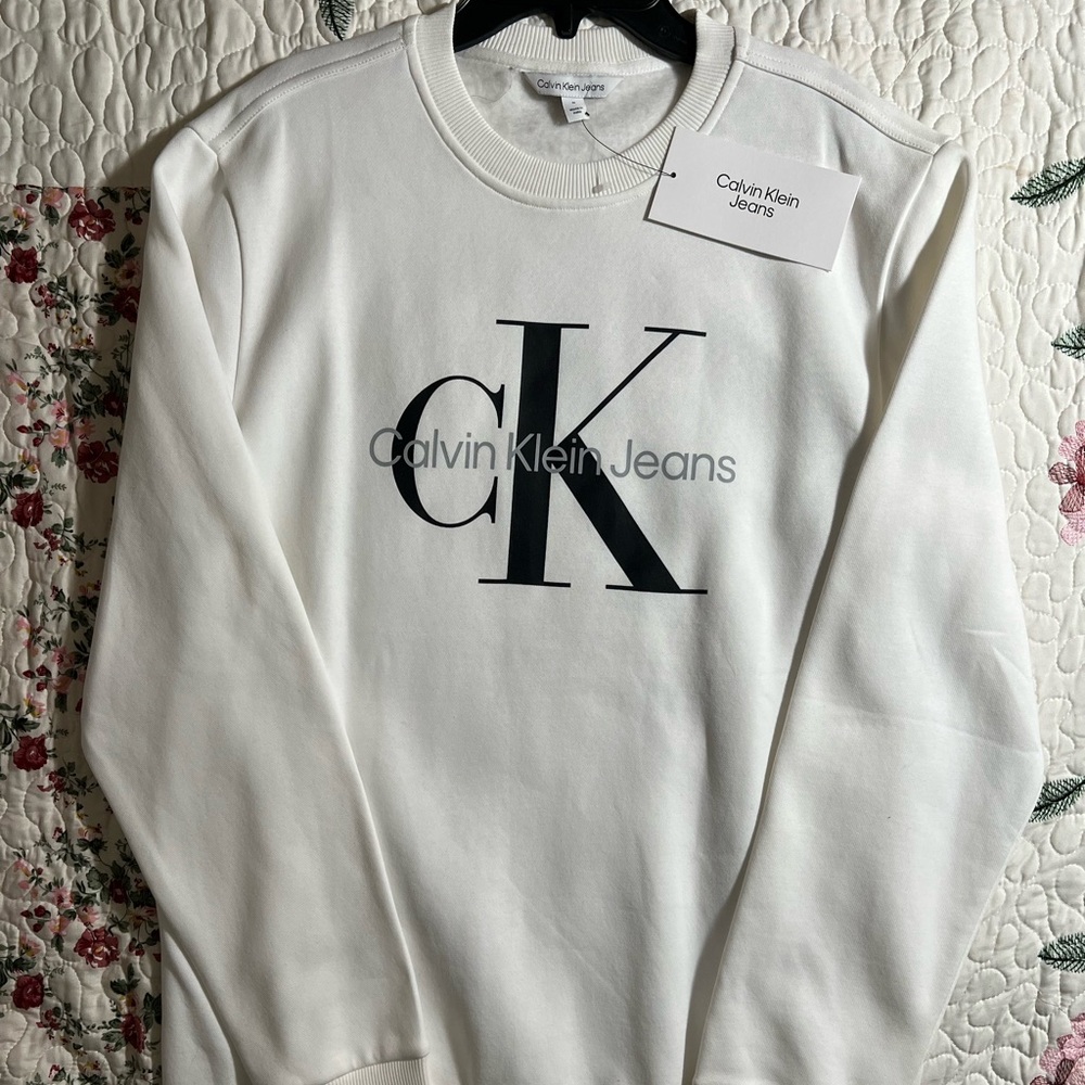 White Calvin Klein Sweatshirt